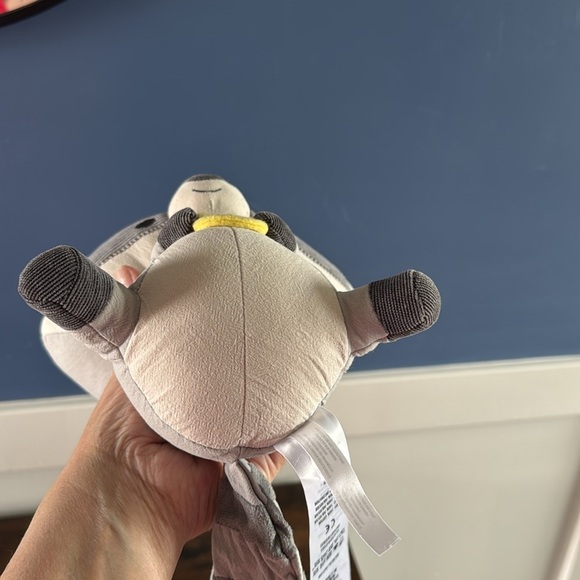 Meeko plush from Disney with long tag - like new - Picture 4 of 6